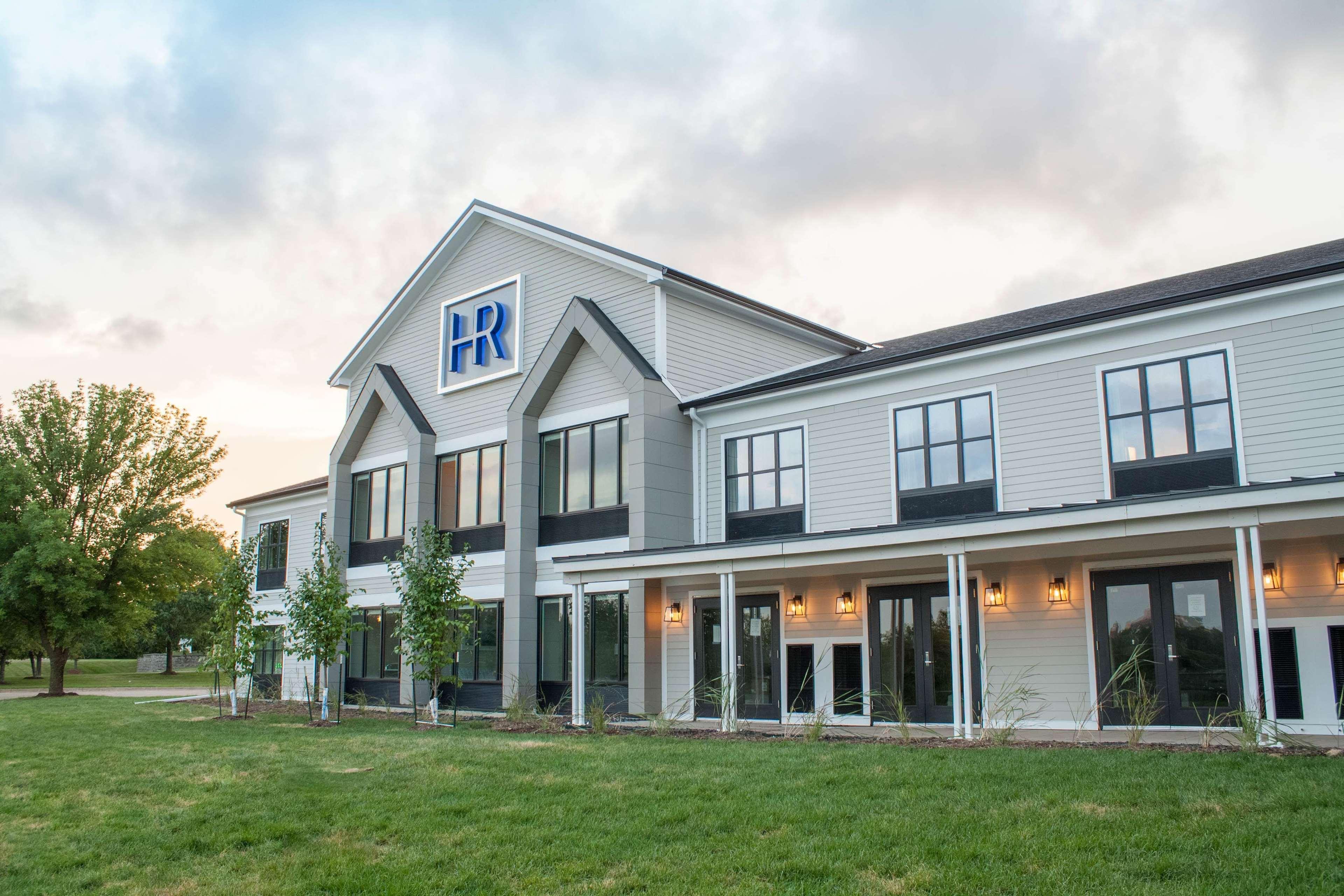 Hotel Renovo Des Moines Urbandale,Tapestry Collection Hilton Exterior photo