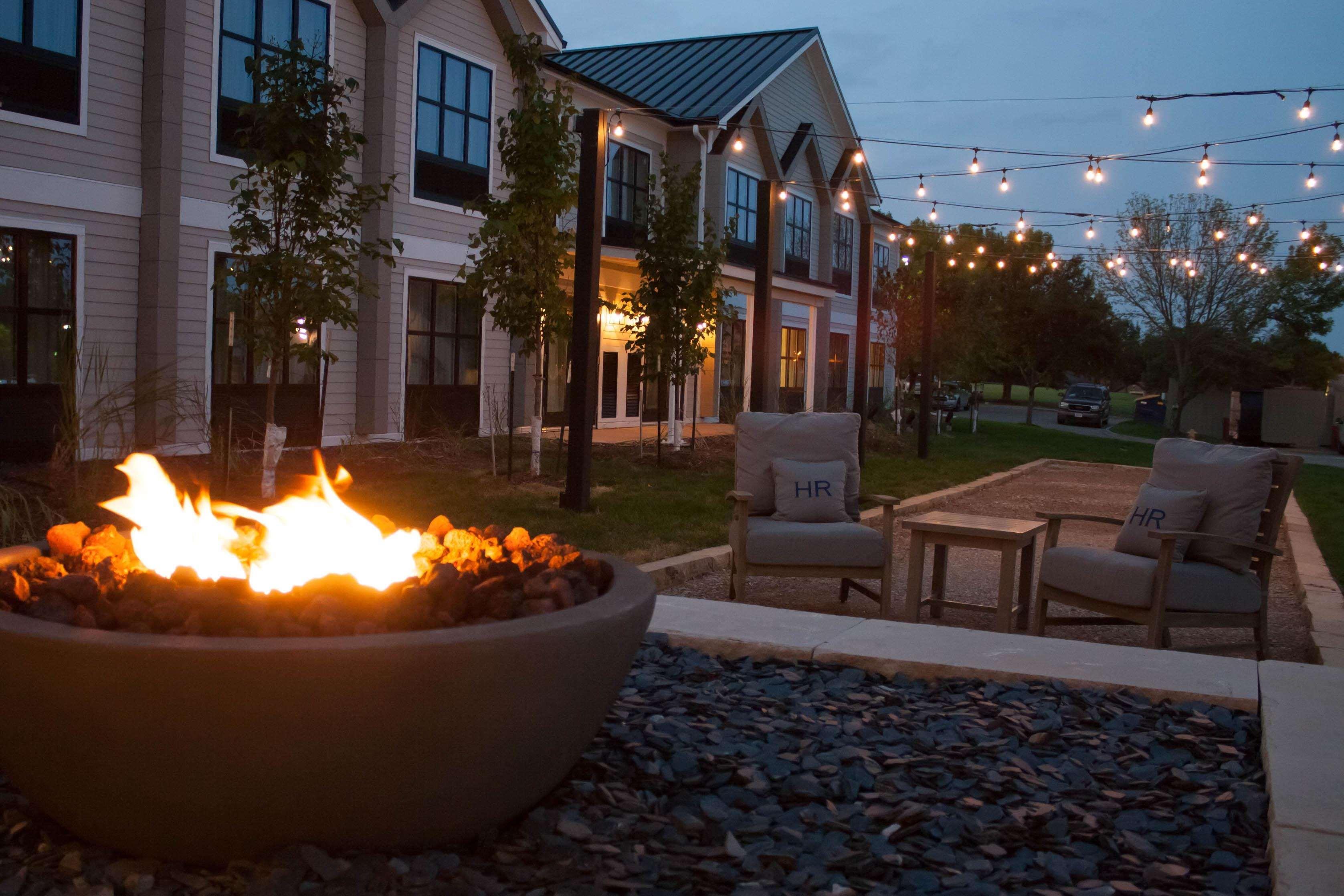 Hotel Renovo Des Moines Urbandale,Tapestry Collection Hilton Exterior photo