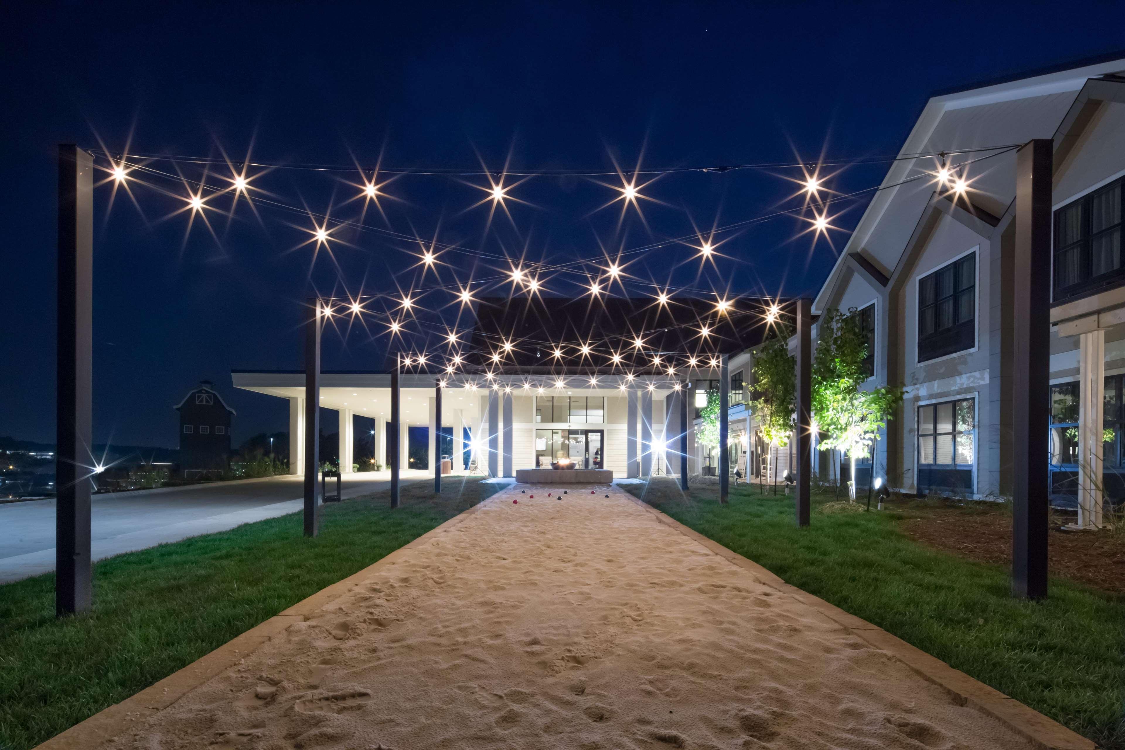 Hotel Renovo Des Moines Urbandale,Tapestry Collection Hilton Exterior photo